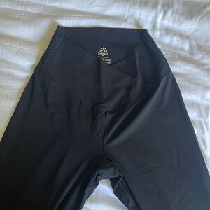 Crossover Flare Leggings. Size M